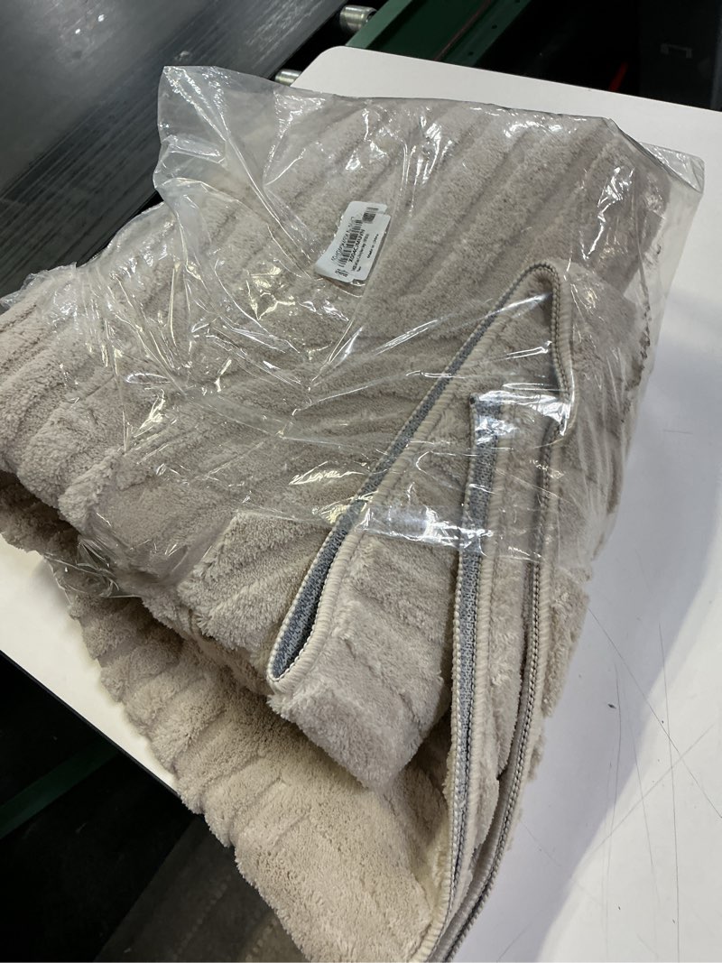 Condition photo showing As Is for SHACOS Soft Fluffy High-Low Arch Pattern Area Rugs 5'3"x7'3" Non Slip Washable Modern Geometric Rug Stain Resistant Carpet for Living Room Bedroom Dining Room Nursery, Grey