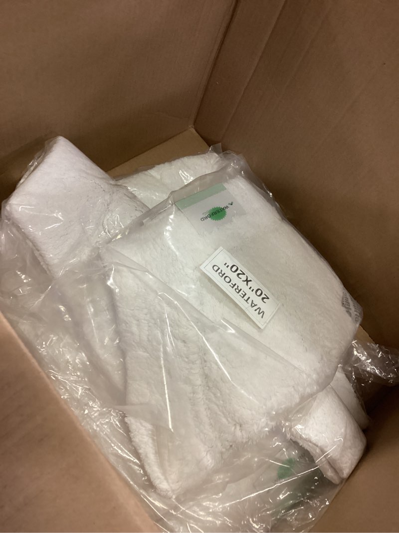 Condition photo showing Good Condition for Home Weavers Luxury Collection 100% Reversible Cotton Bathroom Rugs Set, Washable Rug, Extra Soft and Absorbent Bath Rug, Bath Mat Set, Bath Floor Mat Non Slip, 3 Piece Set with Contour, White