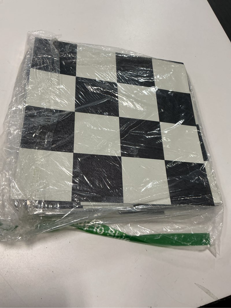 Condition photo showing Good Condition for Peel and Stick Floor Tiles: 30pcs11.81 * 11.81in Waterproof Vinyl Flooring self-Adhesive Floor Tile Sticker for Bathroom/Kitchen/Bedroom/livingroom/Hallway(Black and White) 11.8 X 11.8inch 30 pcs Black and White