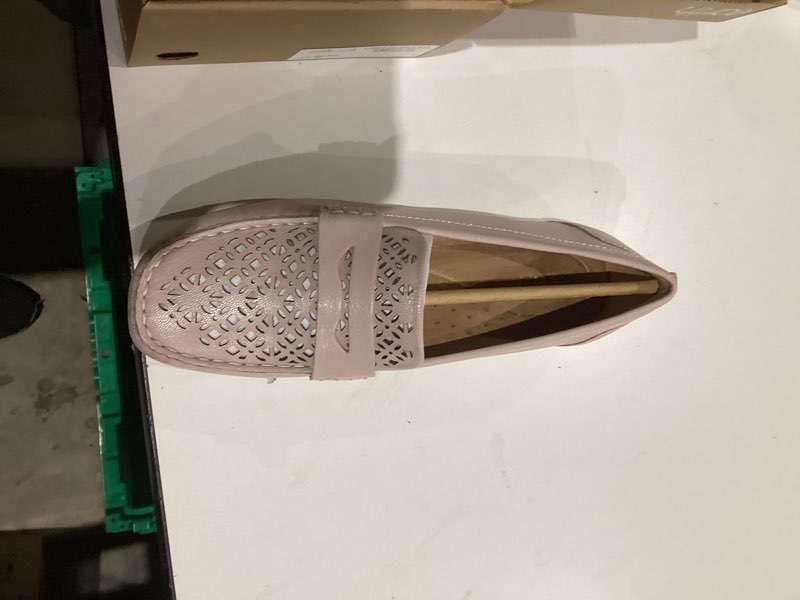 Condition photo showing Good Condition for Earth Women's Remi Loafers 11 Light Purple 530