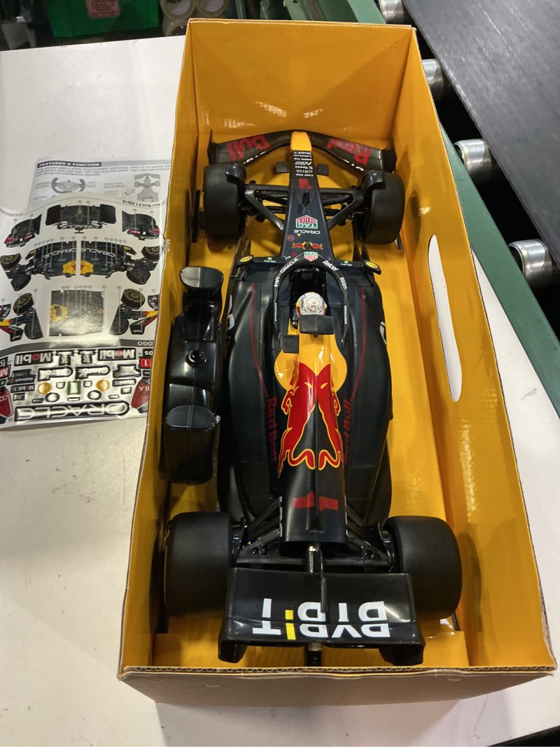 Condition photo showing New/Like New for rastar 1/12 f1 red bull car, oracle red bull racing f1 rb18 remote control car model, new 2022 red bull racing formula 1 max verstappen, 2.4g 1/12 redbull rb18