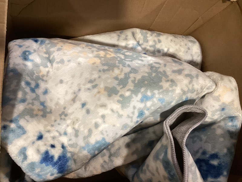 Condition photo showing Good Condition for Merelax Area Rugs 4x6 Blue Rug for Bedroom Living Room Kids Room, Modern Abstract Entryway Area Rug Indoor, Boho Vintage Machine Washable Rug, Low Pile Non Slip Dining Room Study Office Carpet Blue/Multi 4x6 Feet