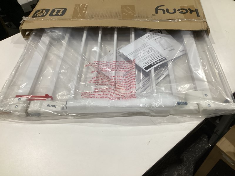 Condition photo showing Good Condition for keny 29"-42.5" Baby Gate for Stairs, Auto Close Safety Dog Gate, Pressure Mounted Easy Walk Through Pet Gate for Doorways, Durable Stair Gate, 30" Tall, White White 29-42.5"Wide, 30"Tall