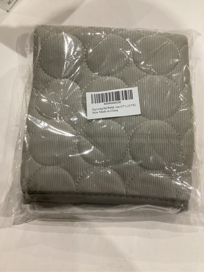 Condition photo showing New/Like New for Dog Cooling Mat,(Gray,19.7" L x 15.7" W) S:19.7*15.7in Gray