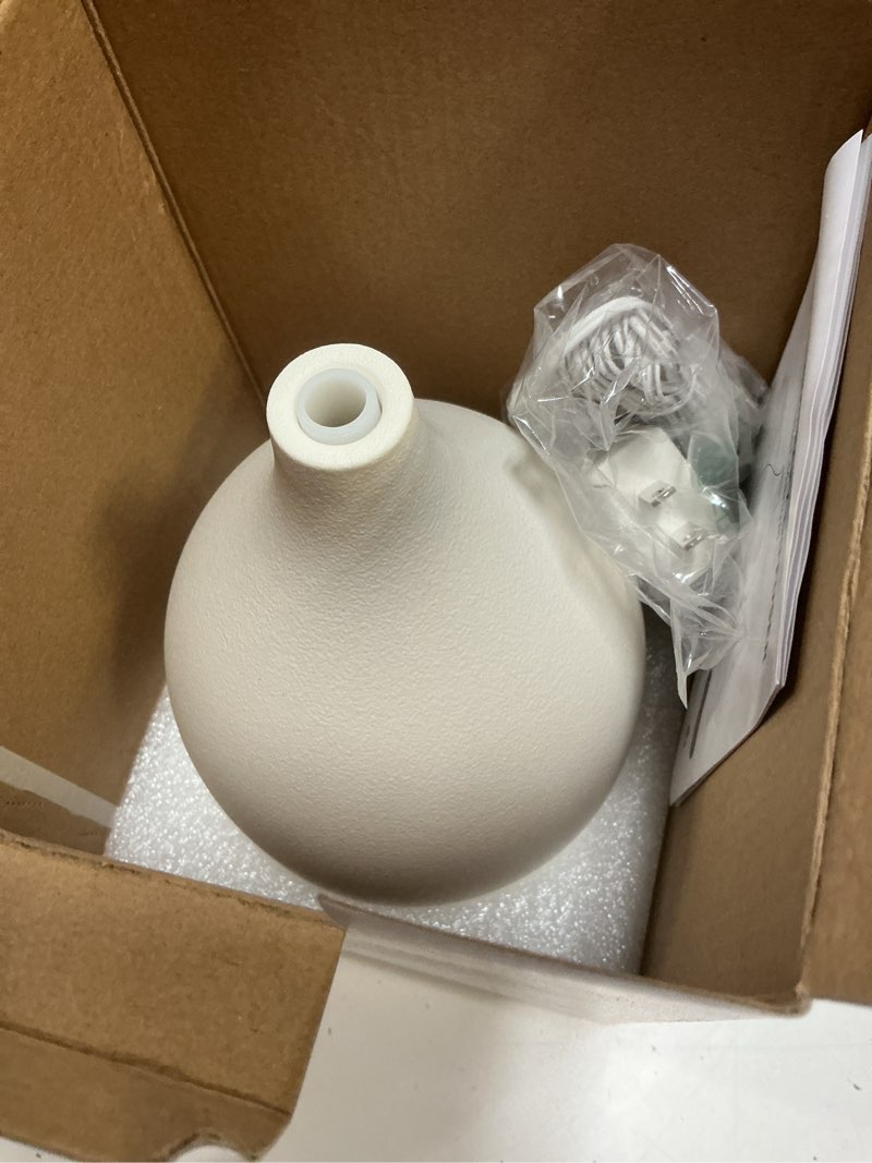 Condition photo showing Good Condition for innogear oil diffuser, 300ml ceramic diffuser for essential oils handcrafted aromatherapy diffuser ultrasonic cool mist humidifier with 4 timers waterless auto off for room office, white white large