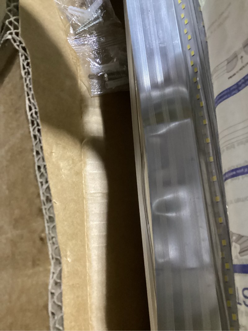 Condition photo showing Good Condition for 6 pack 100w 8ft led shop light, super bright 15000lm 5000k v shape 8' led shop lights, linkable 8 foot led shop lights for garage warehouse, supermarket, basement, barn, storage area 8ft-100w-6apck