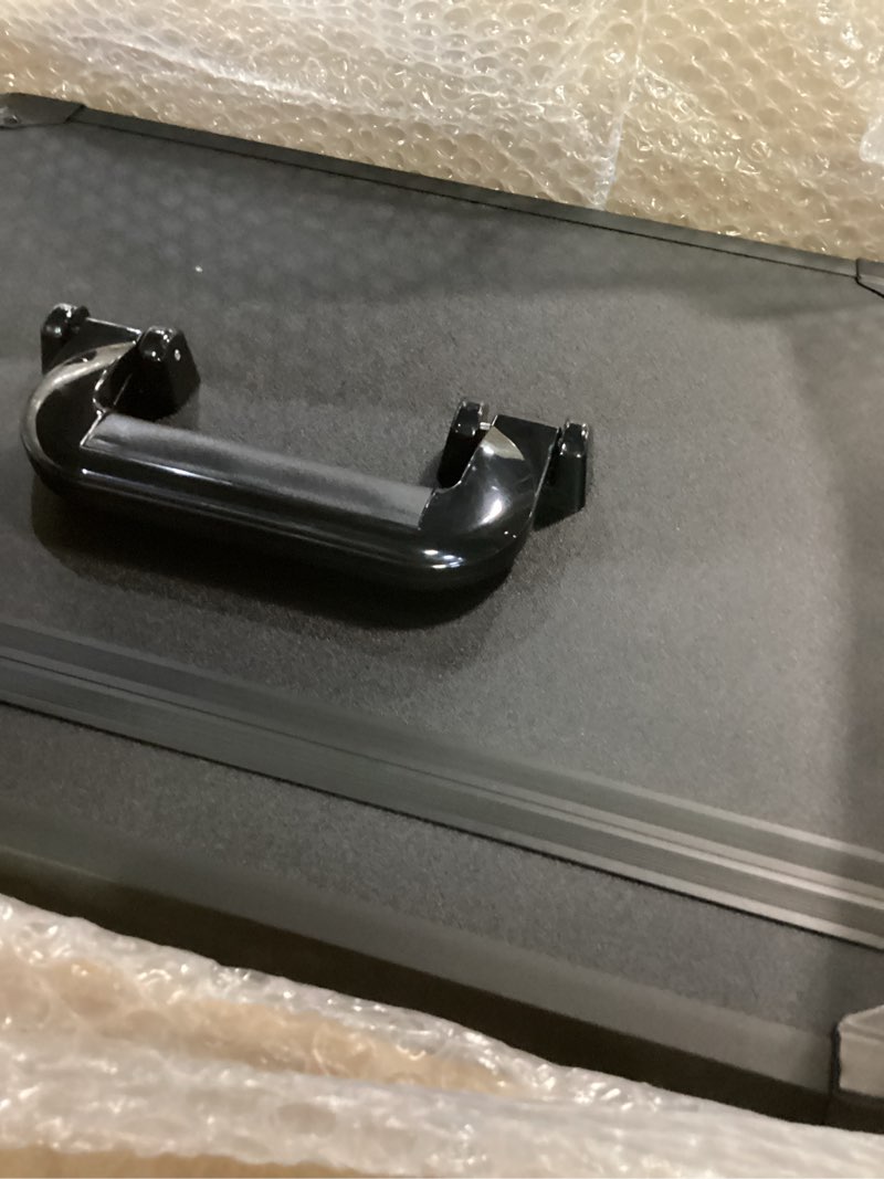 Condition photo showing Good Condition for miniatures storage case miniatures transport case aluminum alloy frame with lock (large size)