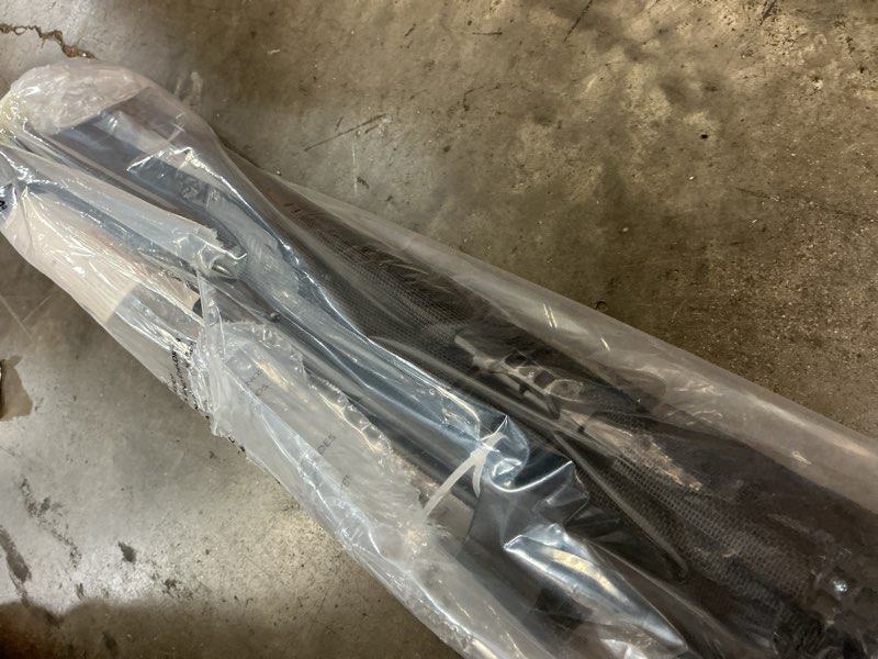 Condition photo showing Good Condition for vevor retractable baby gate, extends to 202.7 inch extra wide, 39 inch tall, with reinforced fiberglass strips, avoids crawling through, mesh dog gate for decks, doorways, garages, indoor, black