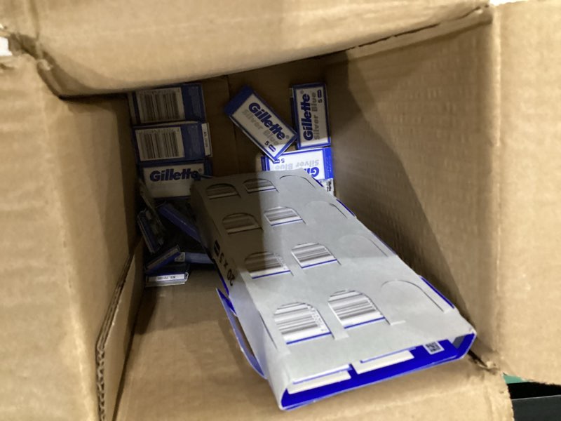 Condition photo showing Good Condition for gillette silver blue razor blades, 100 units