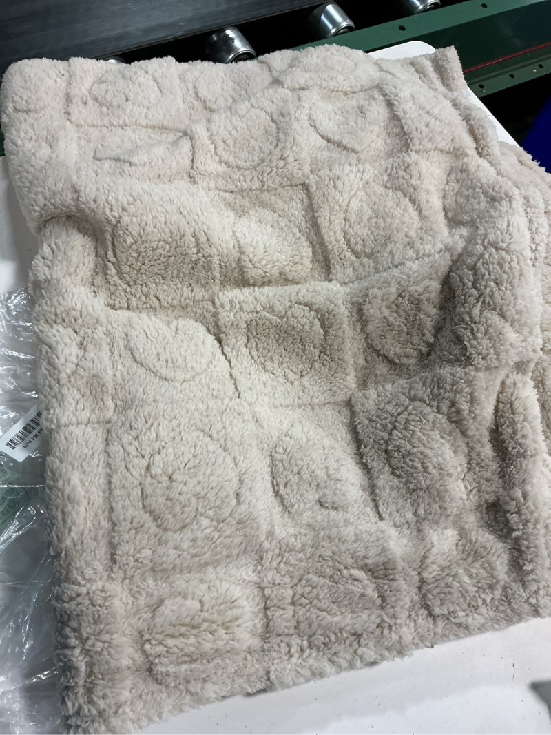 Condition photo showing Good Condition for yurhap fleece baby blanket heart checkered blanket, ultra soft cozy baby blankets for boys girls, fluffy infant toddler newborn receiving blankets for crib stroller 40\"x50\" (cream) 01 cream