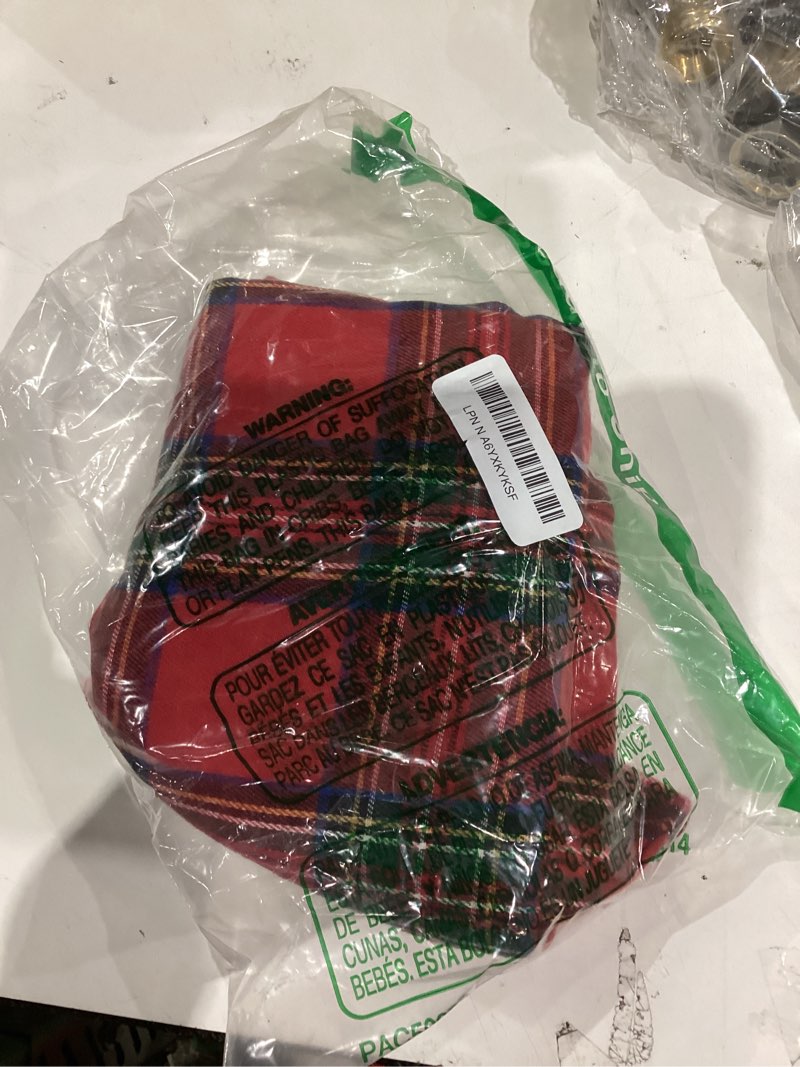 Condition photo showing Good Condition for AQOTHES Pack of 2 Christmas Plaid Decorative Throw Pillow Covers Scottish Tartan Cushion Case for Farmhouse Home Holiday Decor Red and Green, 22 x 22 Inches Red and Green Plaid 21.7" x 21.7" (Pack of 2)