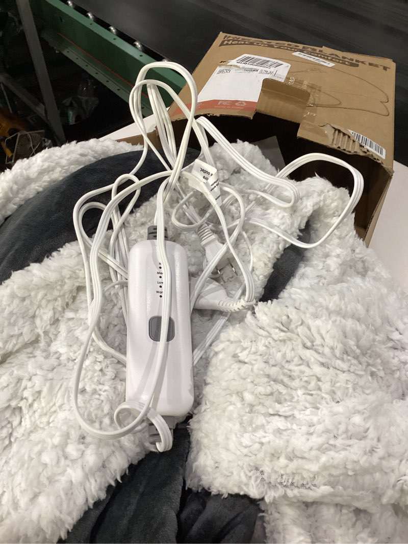 Condition photo showing Good Condition for electric heated blanket 72"x84" full size flannel & sherpa - 4 heat settings & 10h auto shut off for safe overnight use, fast heating, machine washable for bed, couch, office - dark gray 01-dark gray full size ( 72"x84" )