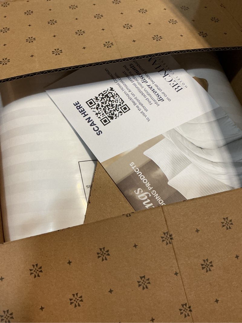 Condition photo showing New/Like New for Beckham Hotel Collection Bed Pillows Standard/Queen Size Set of 2 - Original Soft Down Alternative Pillow for Sleeping - Soft Support for Back, Stomach or Side Sleepers Queen / Standard White