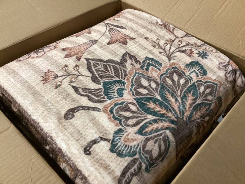 Condition photo showing Good Condition for GarveeHome Area Rugs 8x10 for Living Room, Brown Large Washable Rug Botanical Soft Non Slip Floor Mat Carpet Indoor Thin Cottage core Rug for Bedroom Dining Room Playroom Nursery Home Decor Coffee 8' x 10' (Rectangular)