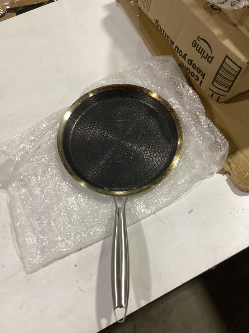 Condition photo showing Good Condition for mainstays 12 in tri-ply honeycomb non-stick skillet with stainless steel handle