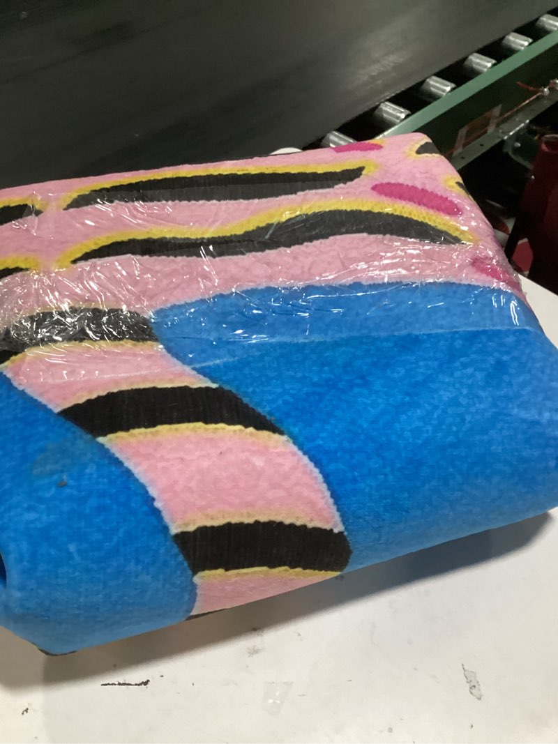 Condition photo showing Good Condition for bavni 5x7 leopard rug, machine washable similar  to cheetah animal print low pile boho woodland jungle carpet, non-slip non-shedding pet friendly rug for living room playroom nursery bedroom entryway, blue 5'x7' leopard/blue