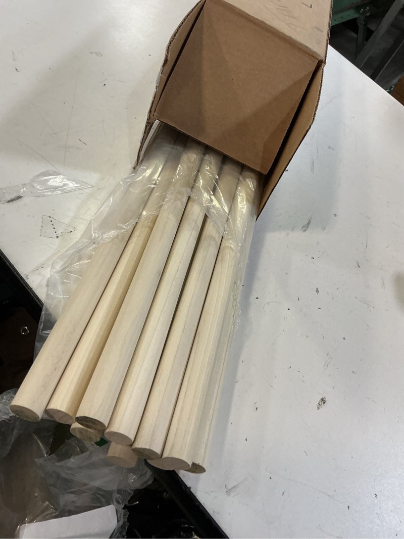 Condition photo showing Good Condition for 20 pcs of 2" x 36" maple wood dowels
