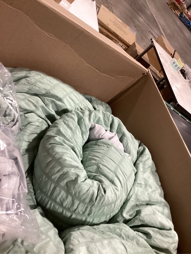 Condition photo showing Good Condition for HYMOKEGE Sage Green/Light Grey California King Comforter Set Seersucker 7 Pieces, All Season Luxury Bed in a Bag for Bedroom, Bedding Set with Comforter, Sheets, Pillowcases & Shams Cal King(104"x96") Sage Green/Light Grey