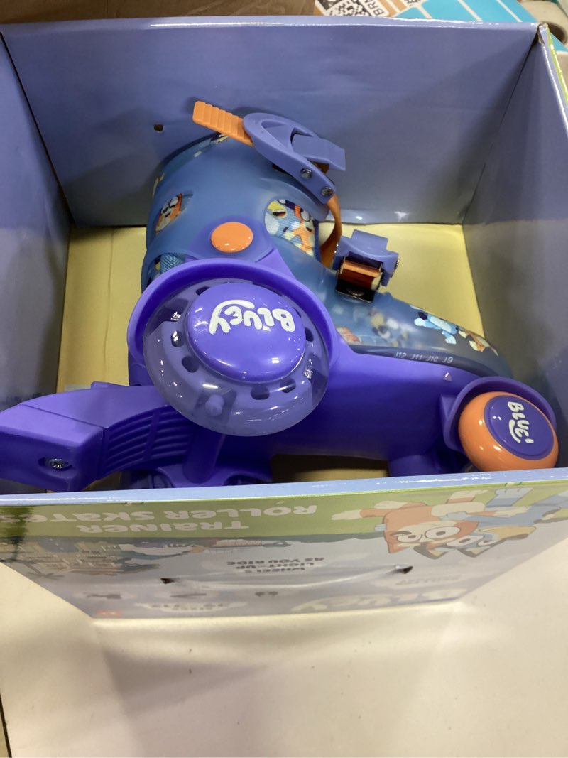 Condition photo showing Good Condition for bluey kids trainer skates - light up wheels, abec 5 bearings, durable pvc material, foam shoe lining, perfect for active fun and adventures, us size 9