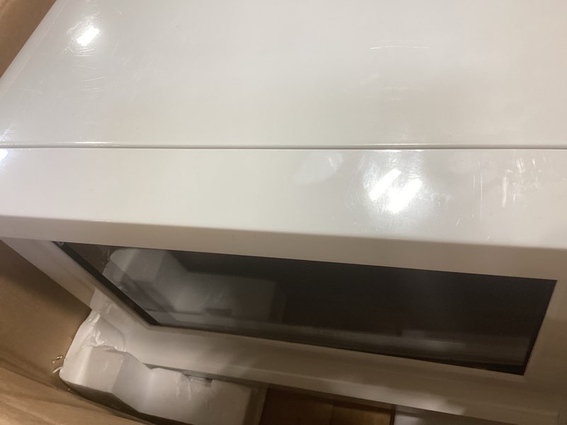 Condition photo showing Good Condition for COMMERCIAL CHEF 0.7 Cubic Foot Microwave with 10 Power Levels, Small Microwave with Pull Handle, 700W Countertop up to 99 Minute Timer and Digital Display, White White 0.7 Cubic Feet