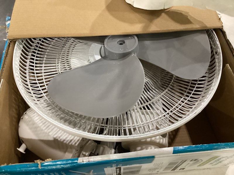 Condition photo showing Good Condition for comfort zone 16 in. 3-speed adjustable-height pedestal fan  white