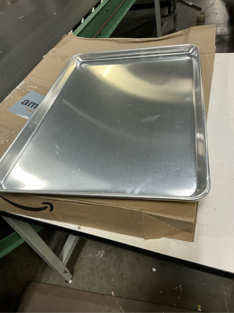 Condition photo showing Good Condition for winco commercial-grade aluminum sheet pan, 16 gauge, full size