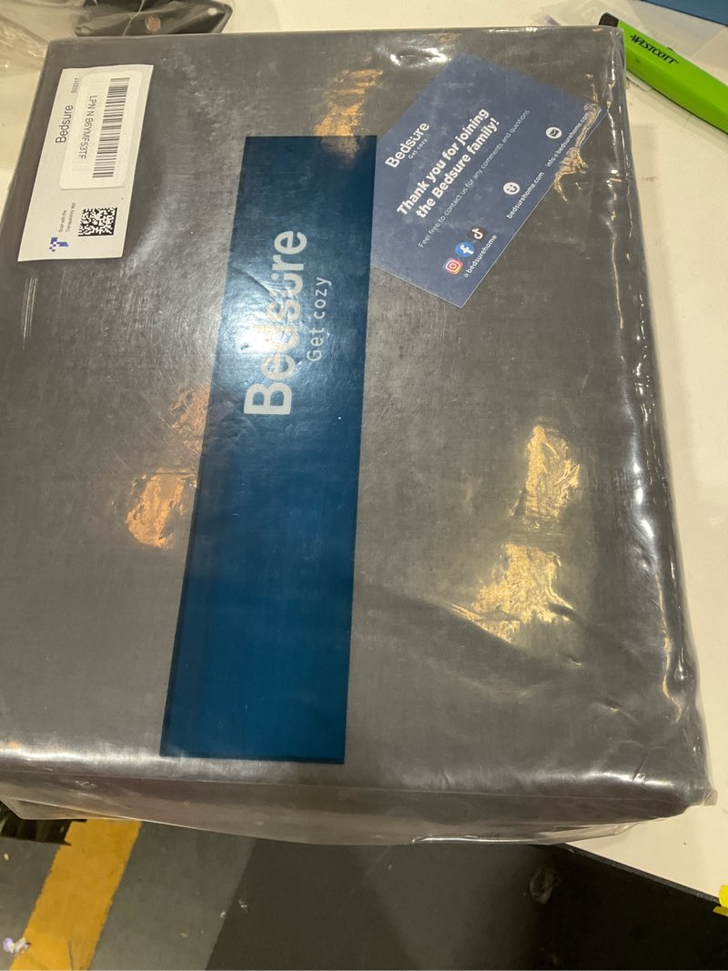 Condition photo showing New/Like New for Bedsure 100% Washed Cotton Duvet Cover Queen Size - Charcoal Minimalist Cotton Duvet Cover Linen Like for All Seasons - GentleSoft™ Plain Simple Bedding (Charcoal, Queen, 90"x90") Queen (90" x 90") 26 - Charcoal (No Comforter)