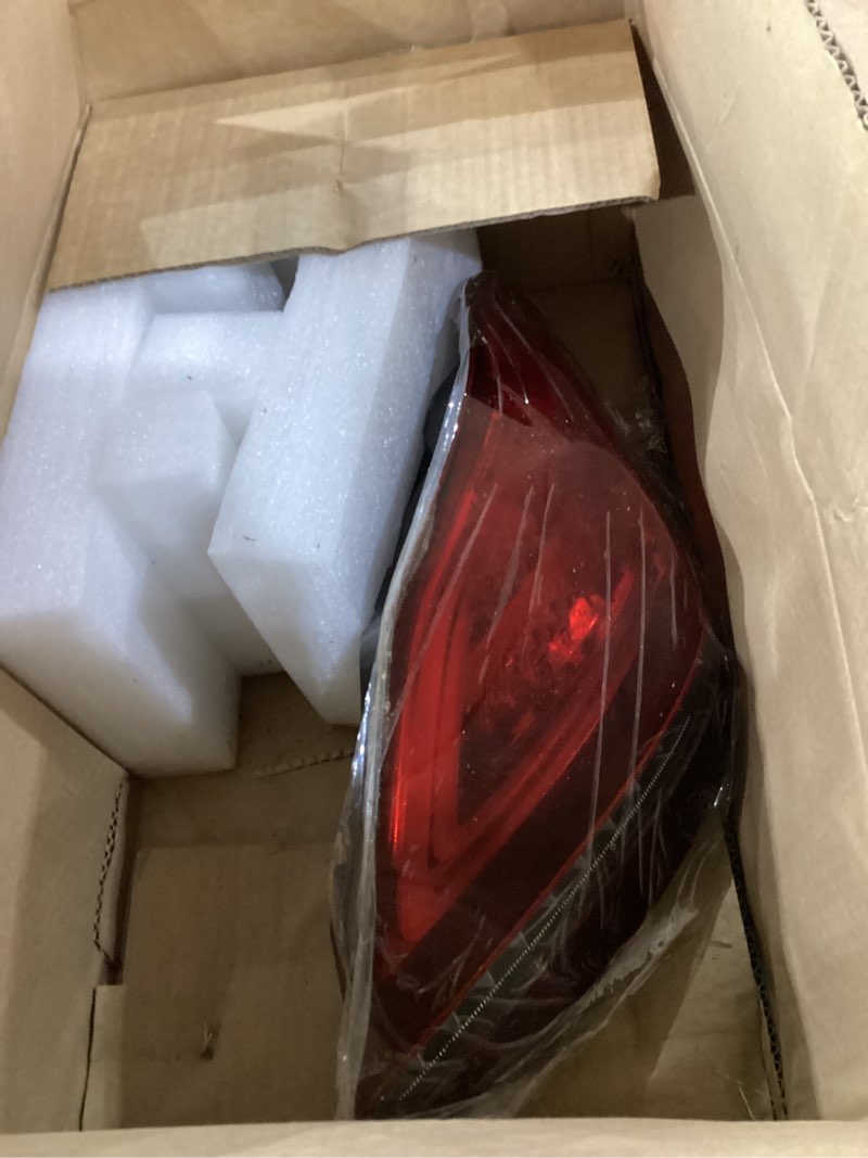 Condition photo showing Good Condition for rh led tail light fit for 2019 2020 2021 mercedes benz c300 c43 amg c63 amg s w205 brake rear lamp with bulbs assembly right passenger side 2059065003 mb2801160