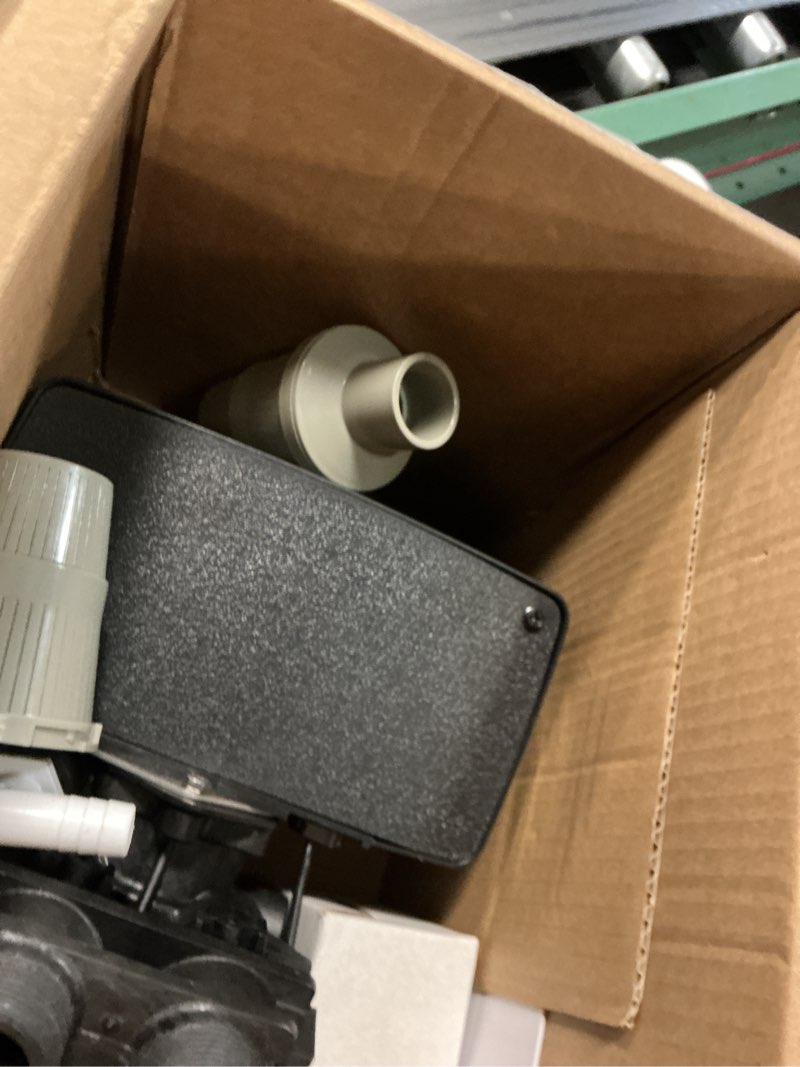 Condition photo showing Good Condition for 5600sxt water softener valve,time type digital control valve,timer valve water softener,high performance digital metered on demand replacement head with display and water distributor…… automatic