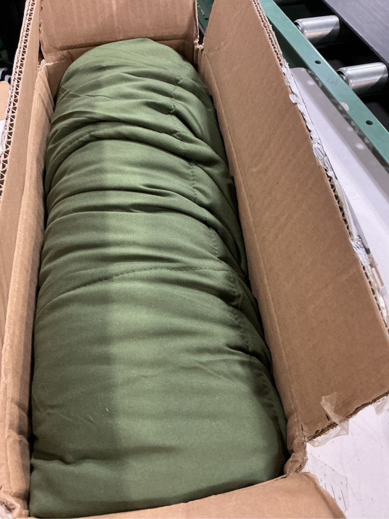 Condition photo showing Good Condition for madison park twin blanket quilted microfiber, satin binding, 3m scotchgard moisture wicking treatment, soft and lightweight summer blanket for couch, windom, twin, green green twin