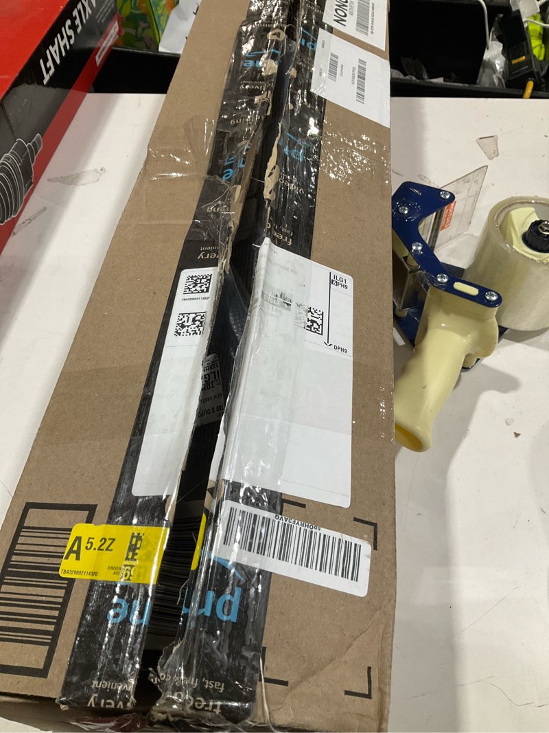 Condition photo showing Good Condition for small area rug