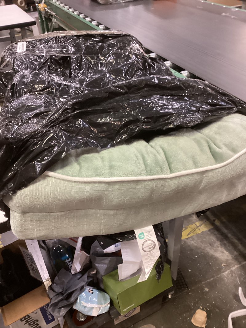 Condition photo showing Good Condition for EHEYCIGA Orthopedic Dog Bed for Medium Dogs, Waterproof Memory Foam, Sage Green, 30"L x 20"W x 6.5"Th 30.0"L x 20.0"W x 6.5"Th Sage Green