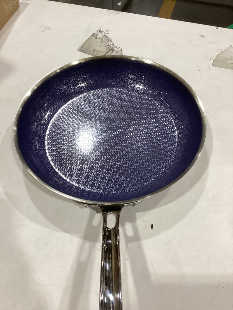 Condition photo showing Good Condition for viking hybrid plus 3-ply ceramic nonstick frying pan, made without pfas, 12-inch induction cookware, metal utensil safe, oven safe to 500f 12 inch