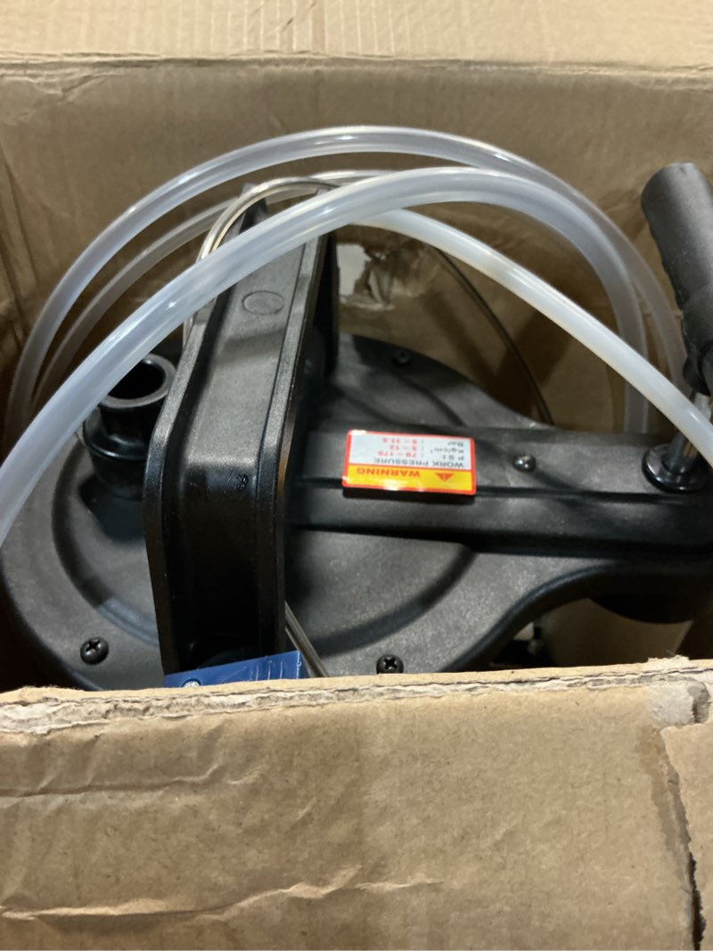 Condition photo showing Good Condition for bilitools 9l pneumatic/manual oil extractor pump, vacuum oil fluid pump extractor 2 in 1 automotive oil change tool large capacity 2.4 gallon engine fluid extractor for boat marine jetski ect. 2 in 1 pneumatic & manual