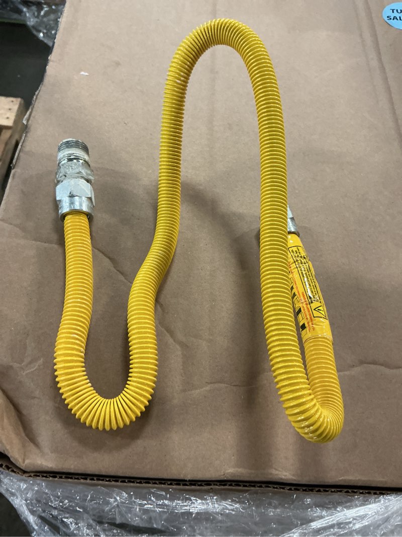 Condition photo showing Good Condition for everbilt 1/2 in. mip x 1/2 in. mip x 36 in. gas connector (1/2 in. od) (71,100 btu)
