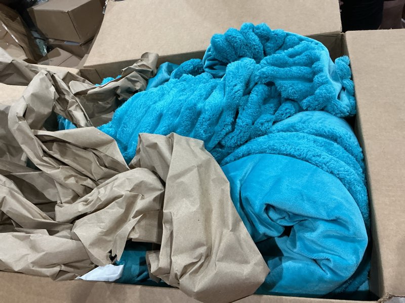 Condition photo showing Good Condition for bedelite fleece king comforter set -super soft & warm fluffy teal bedding, luxury fuzzy heavy bed set for winter with 2 pillow cases teal king