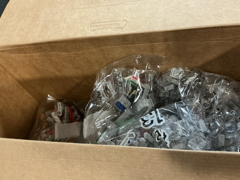 Condition photo showing Good Condition for lego marvel spider-man daily bugle building sets for adults - display as office or book shelf decor - gifts for christmas - 25 minifigures - 76178 standard packaging