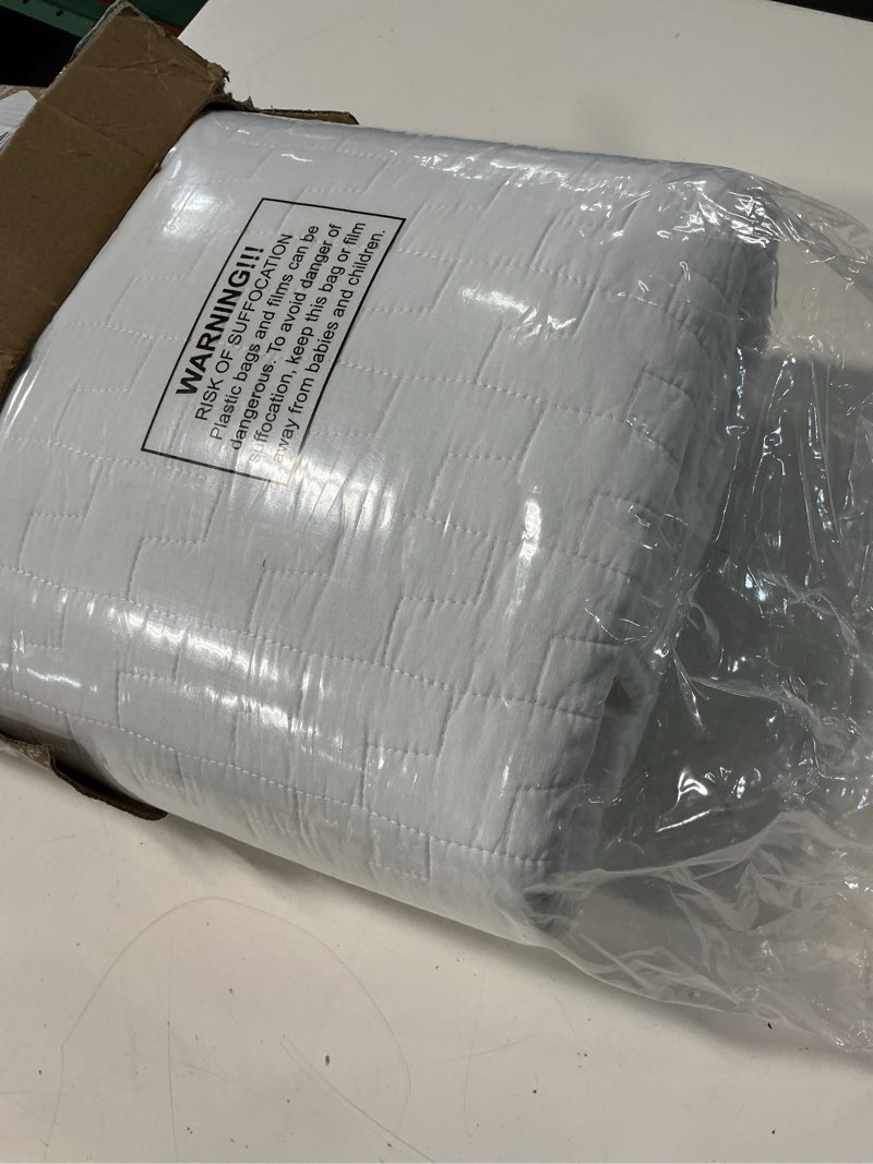 Condition photo showing Good Condition for palassio white 100% cotton quilt queen size bedding sets with 2 pillow shams, textured lightweight soft bedspread shabby chic coverlet, quilted comforter bed cover for all season, 3 pieces block-white queen(90"x96"?