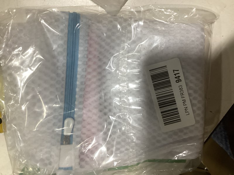Condition photo showing Good Condition for mesh laundry bags for delicates – 3-pack (12?×16?) with color-coded zippers – honeycomb mesh, locking zipper, washer & dryer safe for bras, socks, travel clothes