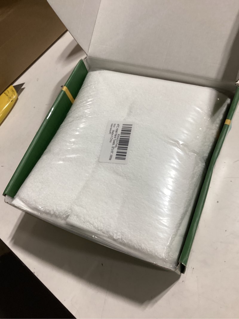 Condition photo showing Good Condition for voova & movas white luxury hand towels, set of 4 – 18"×30", 580gsm, cotton, ultra soft & plush, highly absorbent & quick dry, hotel quality towels for bathroom, spa, daily and travel use hand towel(13"x29") white