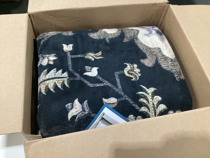 Condition photo showing Good Condition for Vacuum-Friendly Area Rugs 9'x12' Machine Washable, Non-Slip, Floral Vintage Distress Print Pattern Medallion Carpet for Living Room Bedroom Black Brown Neutral Dark Tan Black/Neutral 9' x 12' (Rectangular), SIMILAR TO STOCK PHOTOS