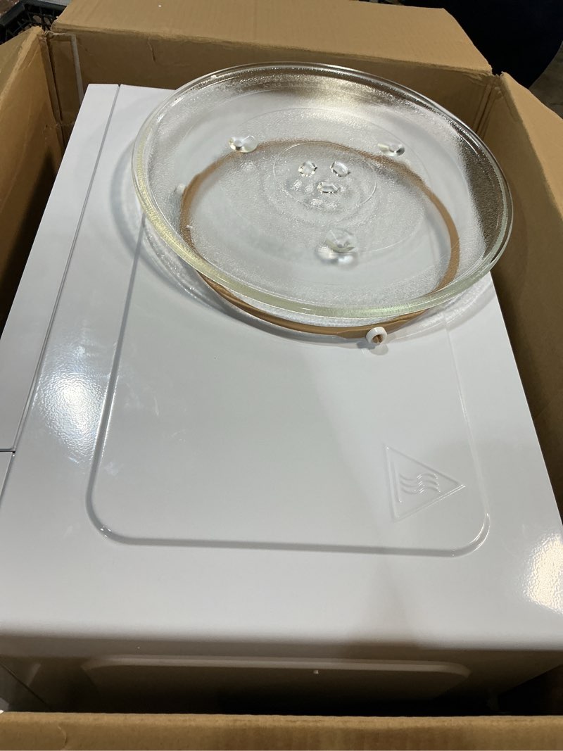 Condition photo showing Good Condition for frigidaire 1.1-cu-ft 1000-watt microwave, white