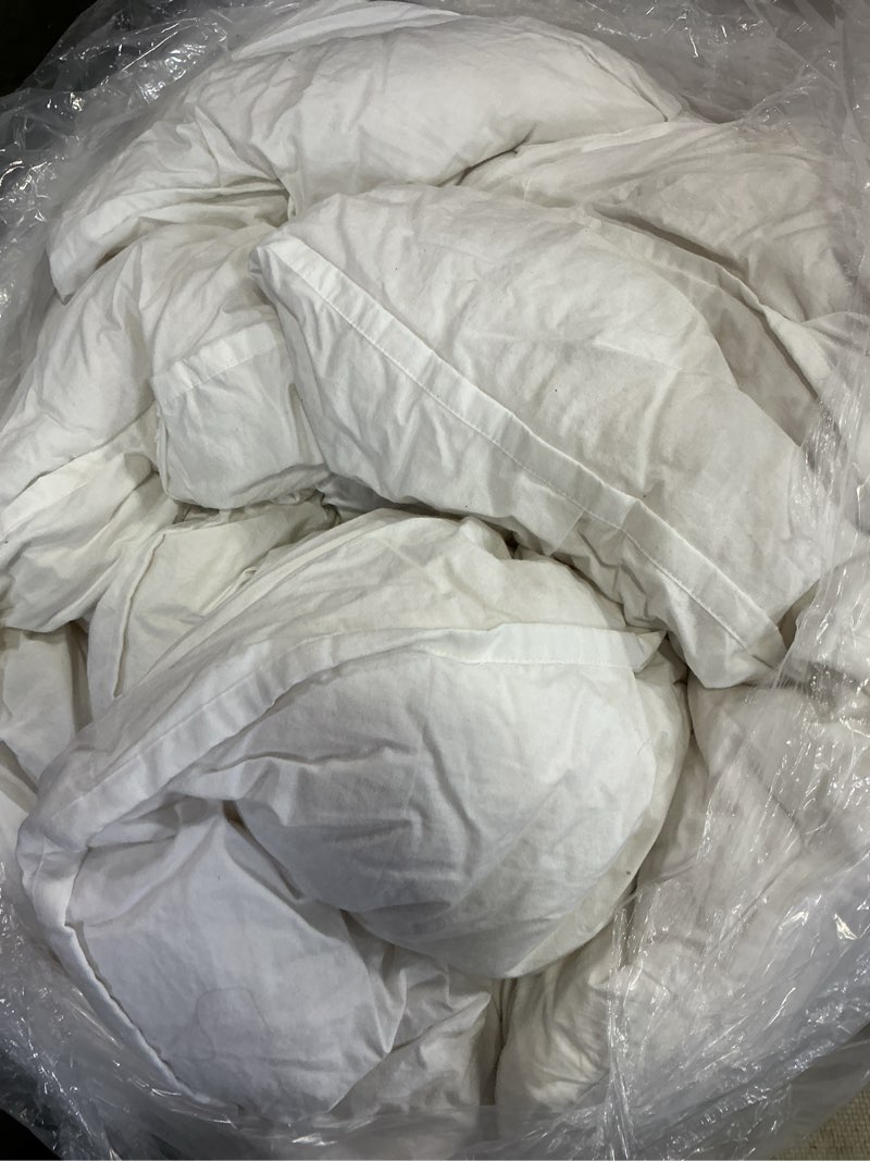 Condition photo showing Good Condition for cotton pintuck comforter, king/cal king, white