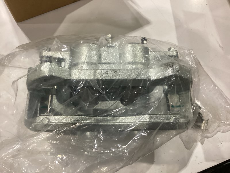 Condition photo showing New/Like New for autoround 18b5237 18b5236 front disc brake caliper assembly w/bracket fit for ford expedition 2010-2021 / f-150 2010-2011, lincoln navigator 2010-2021 / mark lt 2010-2011