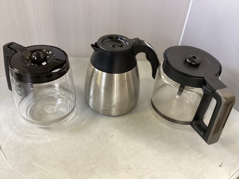 ASSORTED Replacement glass carafe for a coffee maker