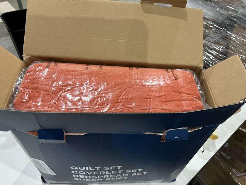 Condition photo showing Good Condition for qucover oversized king bedspread, burnt orange king size bedspread oversized, 3 piece lightweight california king quilt set, all season soft microfiber persian pattern quilted comforter 128x120 burnt orange 128"x120"