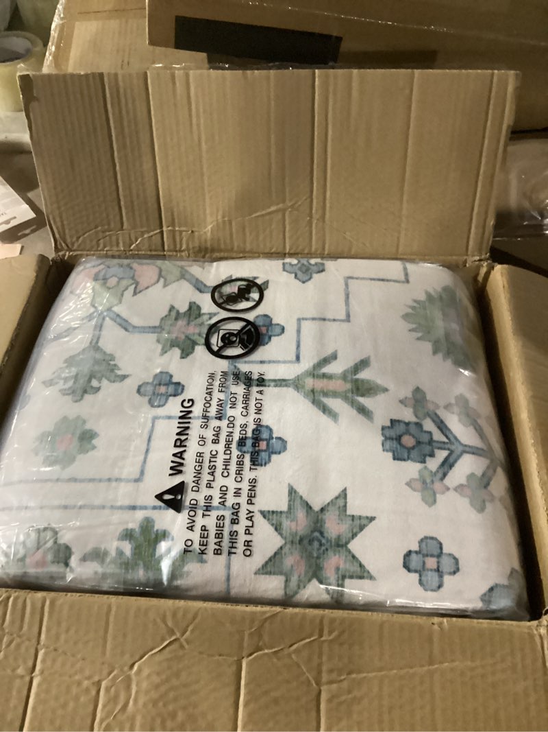 Condition photo showing Good Condition for GarveeHome 6x9 Sage Green Area Rug Vintage Tribal Washable Rugs for Living Room Bedroom, Soft Low Pile Non Slip Floor Mat Boho Throw Rug Indoor Carpet Dining Room Playroom Sage Green 6' x 9' (Rectangular)
