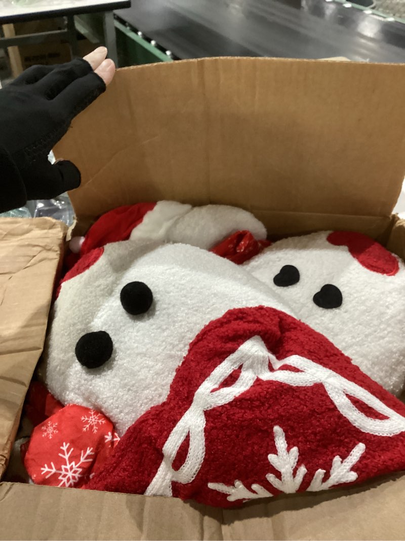 Condition photo showing Good Condition for 4 Pcs Christmas Throw Pillows Plush Snowman Gingerbread House Snowflake Shaped Pillow for Christmas Winter Holiday Party Outdoor Bedroom Cushion Decoration White Snowman