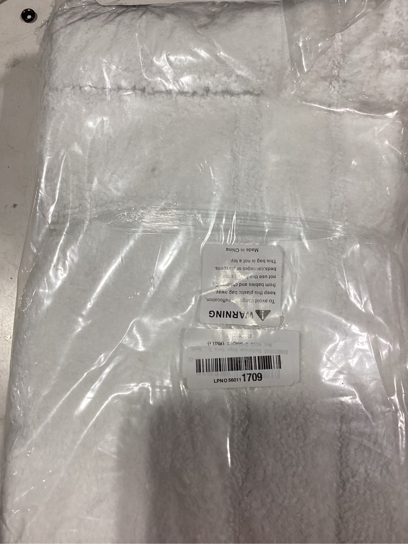 Condition photo showing As Is for homeideas bathroom rugs sets 3 piece, super soft and absorbent non slip microfiber toilet bath mat with u-shaped (white) loop- white 1'4" x 2'8" (16"x24"+20"x32"+u shape 20"x24")