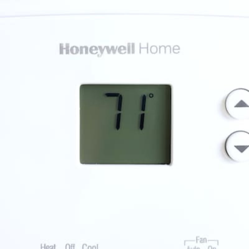 Condition photo showing Good Condition for Honeywell Home RTH111B 24-Volt Electronic Non-Programmable Thermostat Single-Stage Heatin